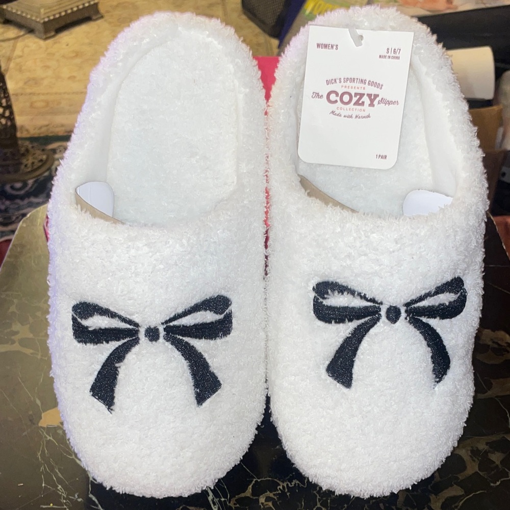 The Cozy Slipper with bow (NWT) DICK's Sporting Goods